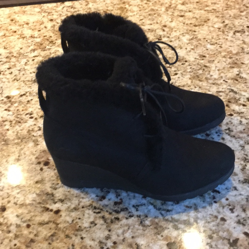 ⏳⌛️Authentic UGG booties. New!!!